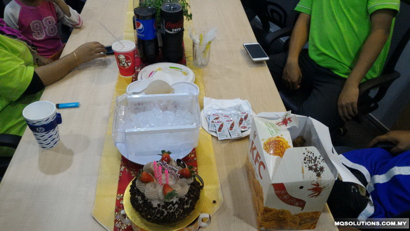 mq-staff-bday-oct2015-22